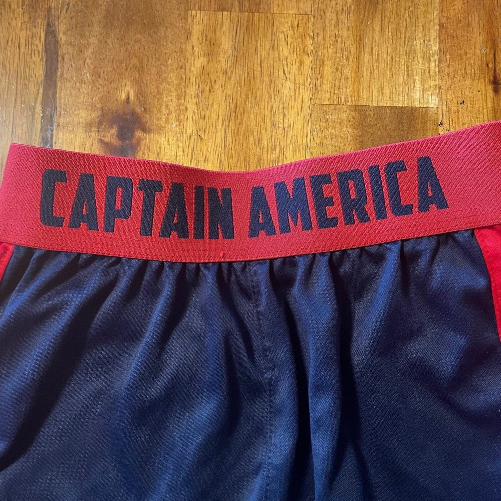 Boys Marvel Captain America Shorts Size S 6/7